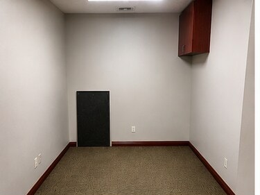 18017 Oak St, Omaha, NE à louer - Photo intérieure – Image 3 sur 11