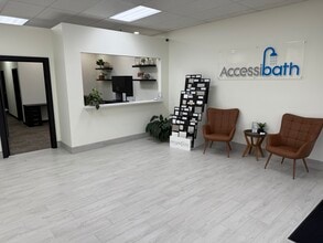 14815 Chain Lake Rd, Monroe, WA à louer Photo intérieure– Image 2 sur 12