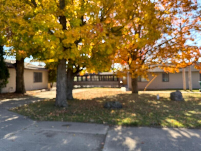 1668 W Hibbard Rd, Owosso, MI à louer - Photo de l’immeuble – Image 3 sur 33