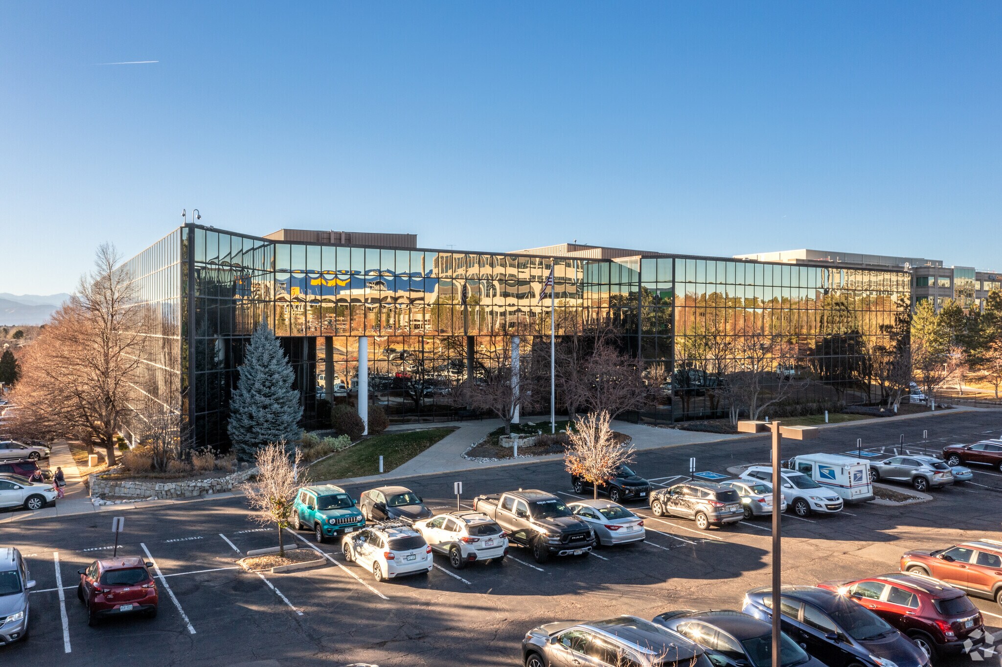 8085 S Chester St, Centennial, CO à louer Photo de l’immeuble– Image 1 sur 20