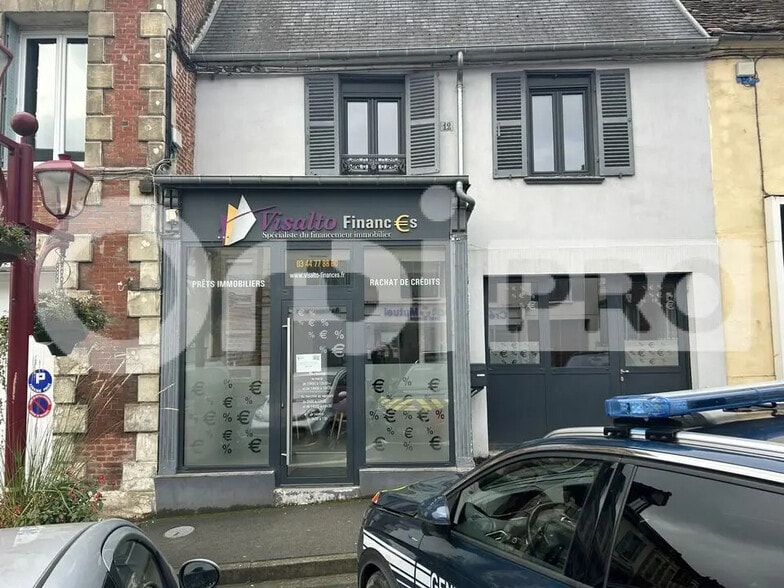 Bureau dans Saint-Just-en-Chaussée à louer - Photo de l’immeuble – Image 1 sur 6