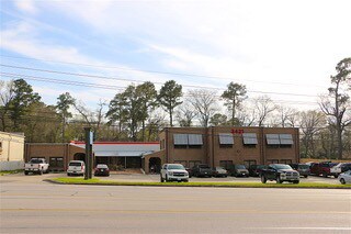 3421 W Davis St, Conroe, TX à louer - Photo de l’immeuble – Image 3 sur 72