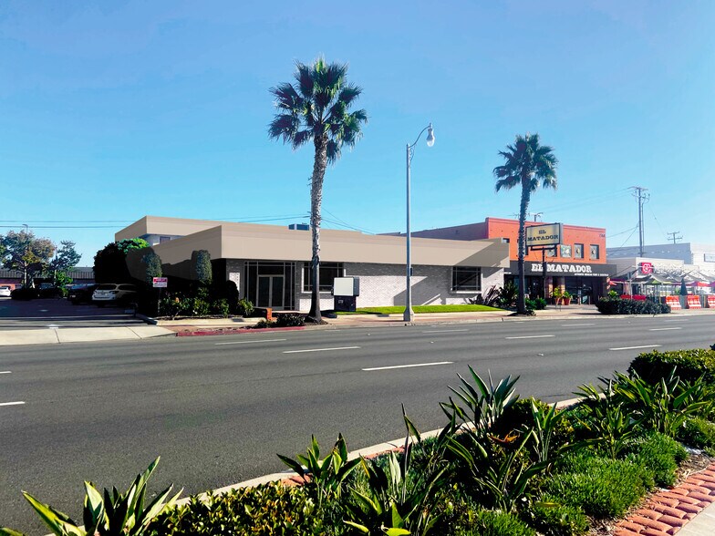 1770 Newport Blvd, Costa Mesa, CA à louer - Photo de l’immeuble – Image 2 sur 4