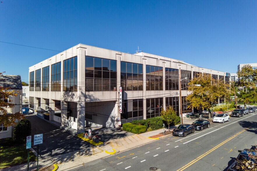 4400 Jenifer St NW, Washington, DC à louer - Photo de l’immeuble – Image 2 sur 5