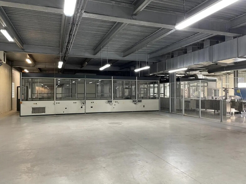 Local d'activités dans Le Plessis-Bouchard à vendre - Photo intérieure – Image 3 sur 16