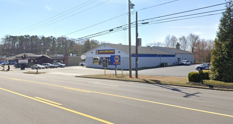 2636 Lewisville Clemmons Rd, Clemmons, NC à louer - Photo de l’immeuble – Image 1 sur 3