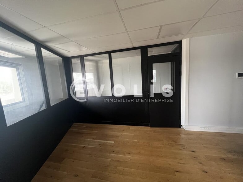 Bureau dans Champigny-sur-Marne à louer - Photo intérieure – Image 3 sur 8