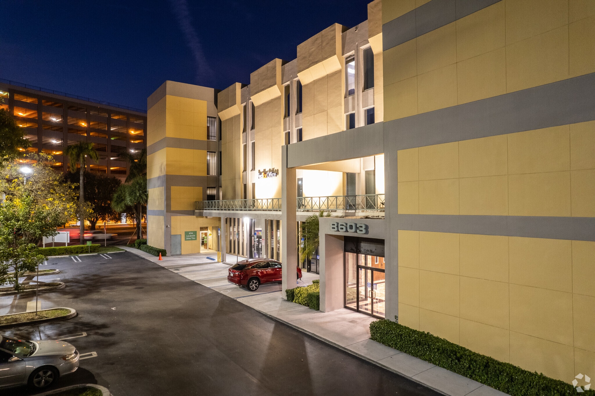 8603 S Dixie Hwy, Pinecrest, FL à louer Photo principale– Image 1 sur 20