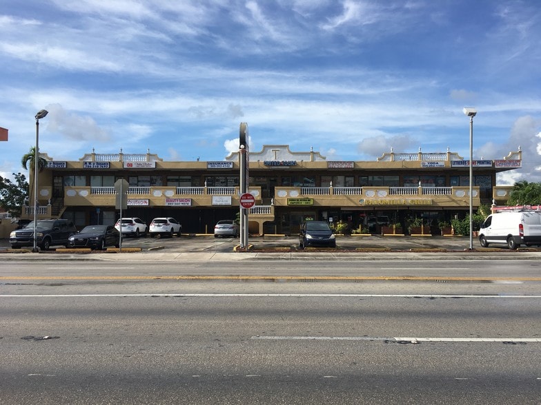 6890 W Flagler St, Miami, FL à louer - Photo de l’immeuble – Image 3 sur 5