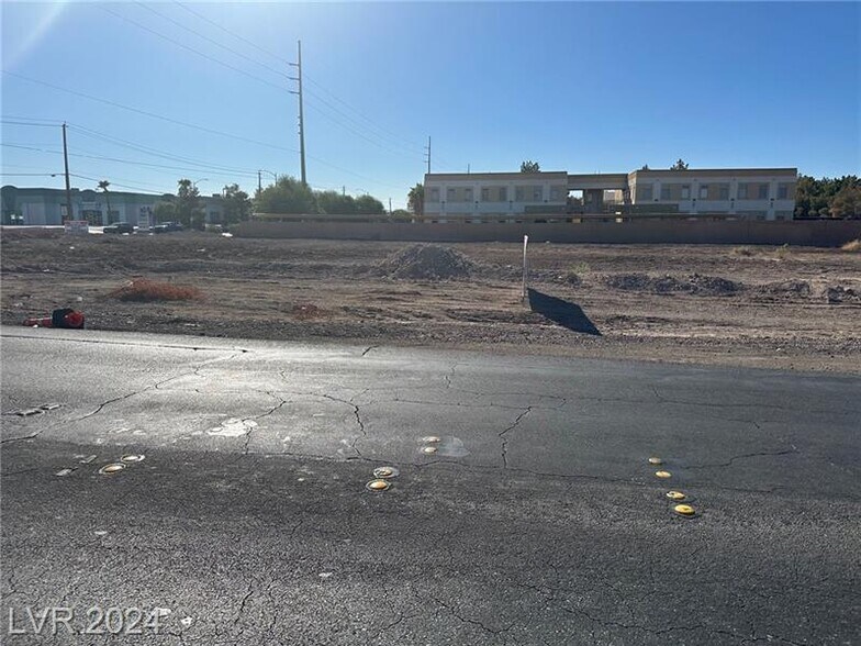 NW corner of Patrick and Annie Oakley, Las Vegas, NV à vendre - Photo principale – Image 1 sur 2