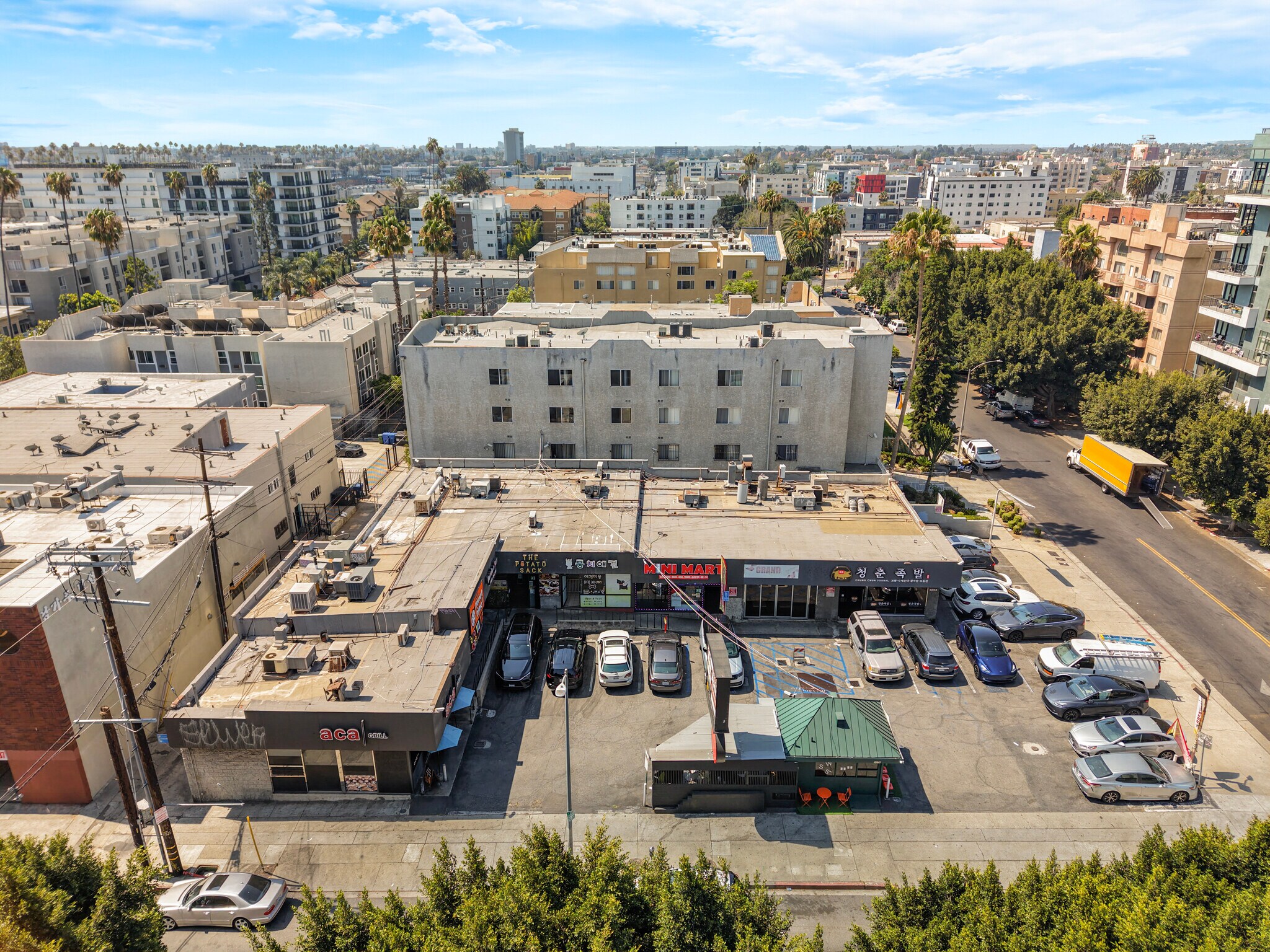 3062-3074 W 8th St, Los Angeles, CA à vendre Photo de l’immeuble– Image 1 sur 13