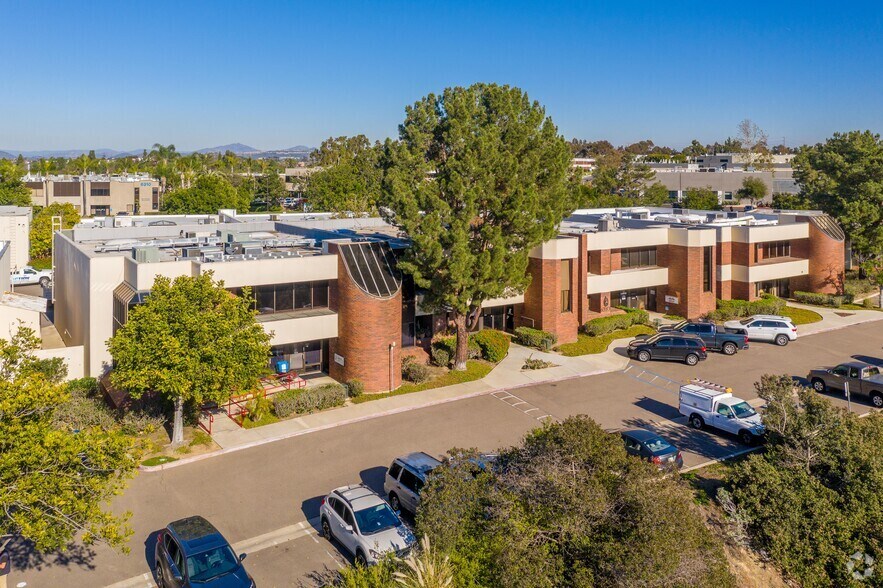 6387 Nancy Ridge Dr, San Diego, CA à louer - Aérien – Image 2 sur 4