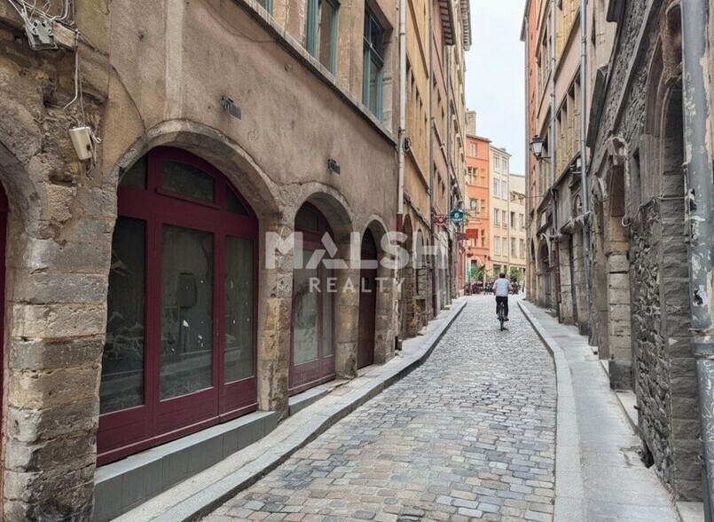 Local commercial dans Lyon à vendre - Photo de l’immeuble – Image 3 sur 7