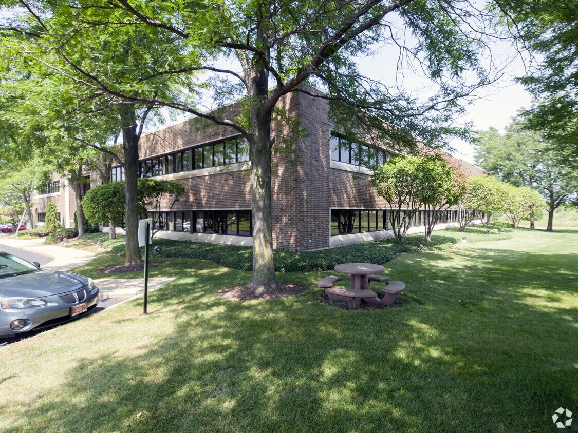 4400 Prime Pky, McHenry, IL à vendre Photo principale– Image 1 sur 3
