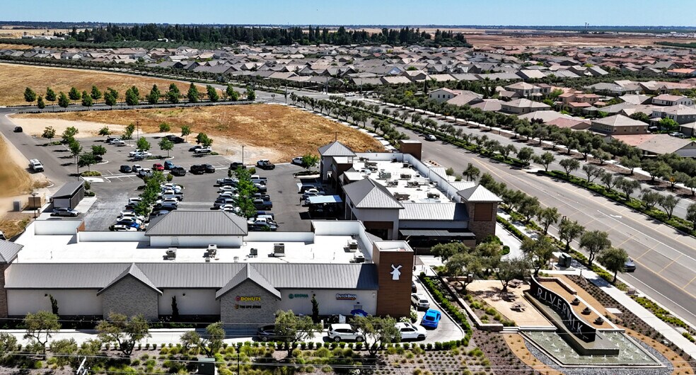 113 Riverwalk Blvd S, Madera, CA à louer - Photo de l’immeuble – Image 1 sur 5