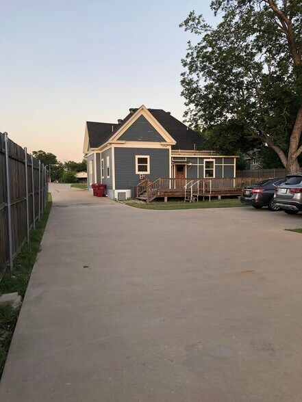 602 S Main St, Farmersville, TX à vendre - Photo de l’immeuble – Image 3 sur 9