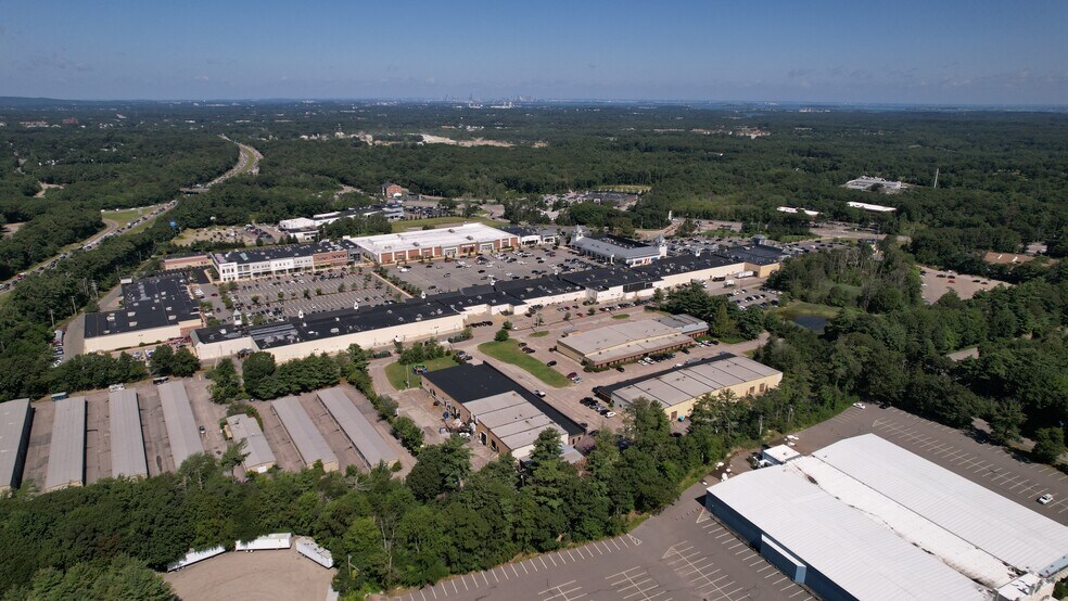 10 Keith Way, Hingham, MA à louer - Photo de l’immeuble – Image 3 sur 13