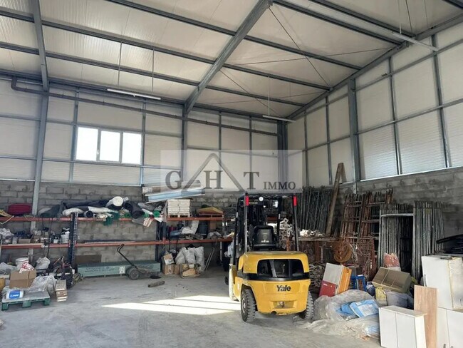 Plus de détails pour Bureau, Industriel/Logistique à louer