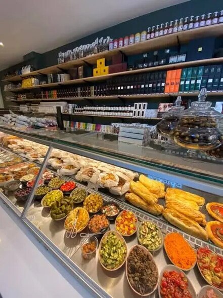 Local commercial dans Paris à louer - Photo de l’immeuble – Image 2 sur 4