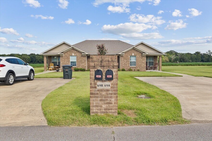 56 Mattox Rd, Lawrenceburg, TN à vendre - Photo principale – Image 1 sur 20