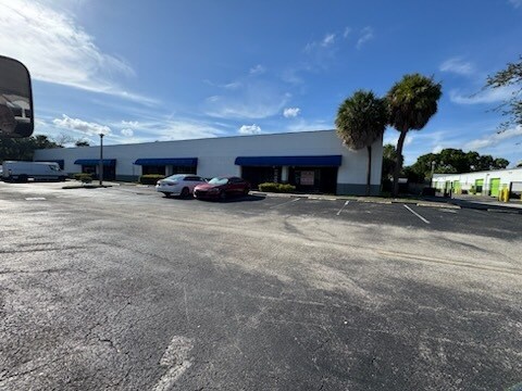 5301 N Nob Hill Rd, Sunrise, FL à louer - Photo de l’immeuble – Image 2 sur 5