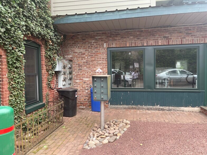 6 Coryell St, Lambertville, NJ à louer - Photo de l’immeuble – Image 3 sur 7