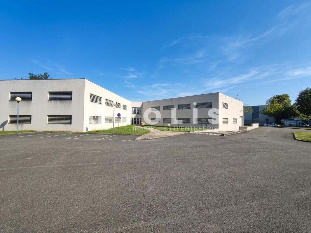 Bureau dans Grigny à louer Photo de l’immeuble– Image 1 sur 14