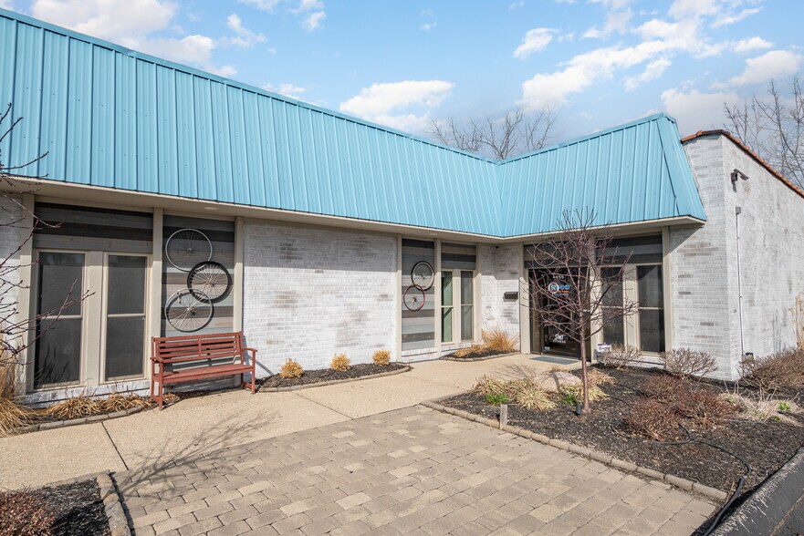 4456-4460 Bridgetown Rd, Cincinnati, OH à louer - Photo de l’immeuble – Image 3 sur 30