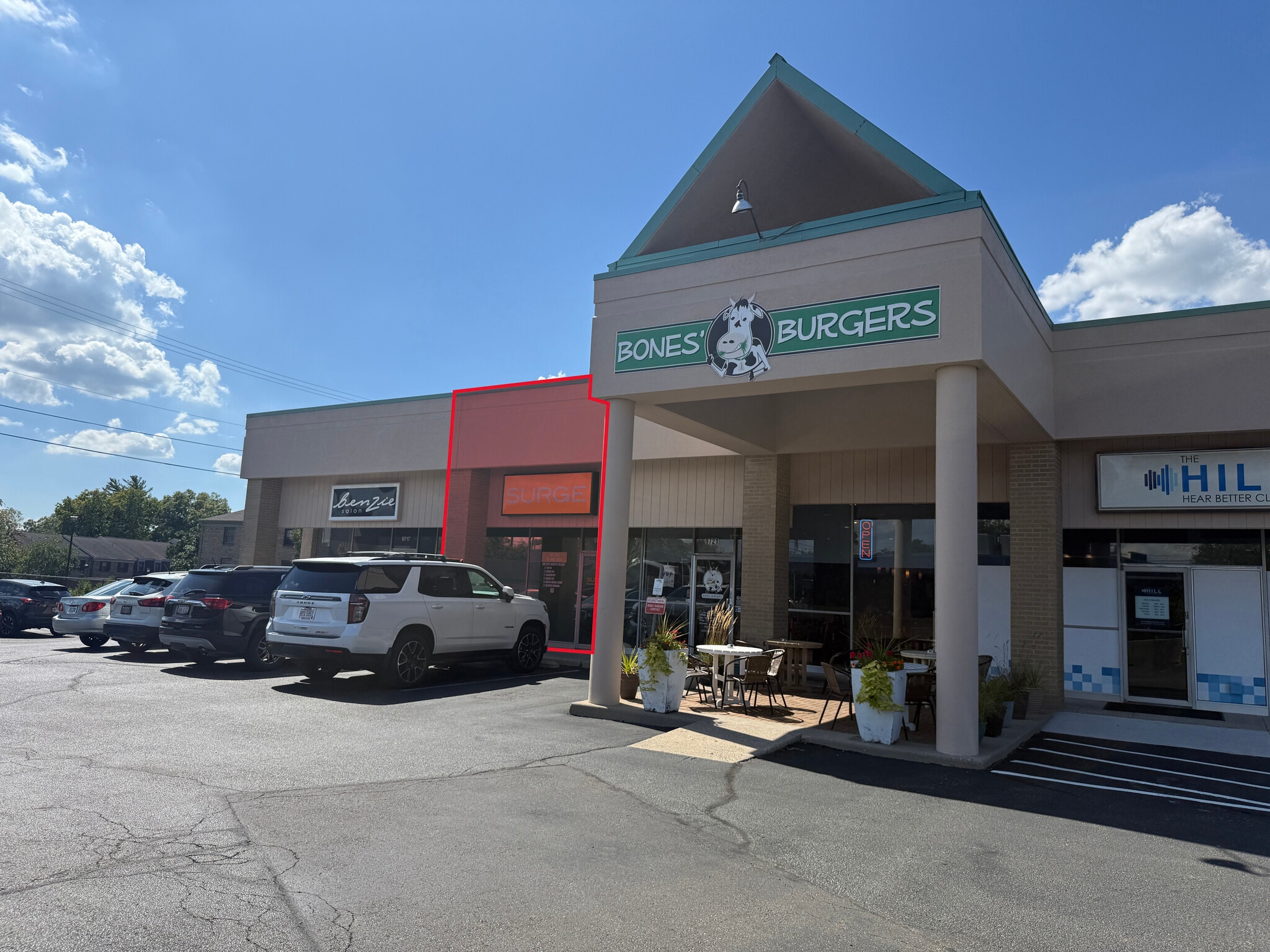 9717-9731 Montgomery Rd, Cincinnati, OH à louer Photo de l’immeuble– Image 1 sur 32