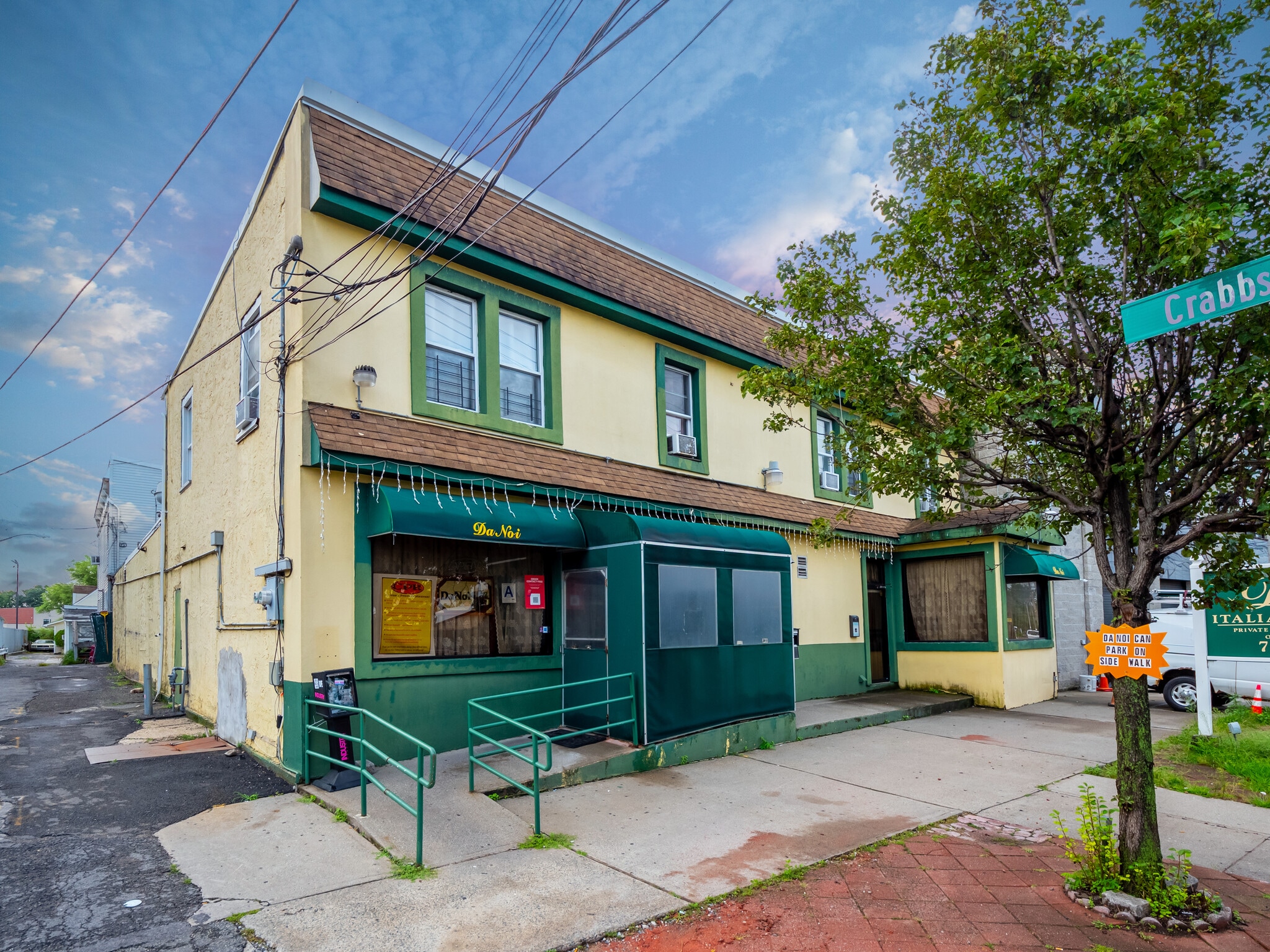 4358 Victory Blvd, Staten Island, NY à louer Photo principale– Image 1 sur 20