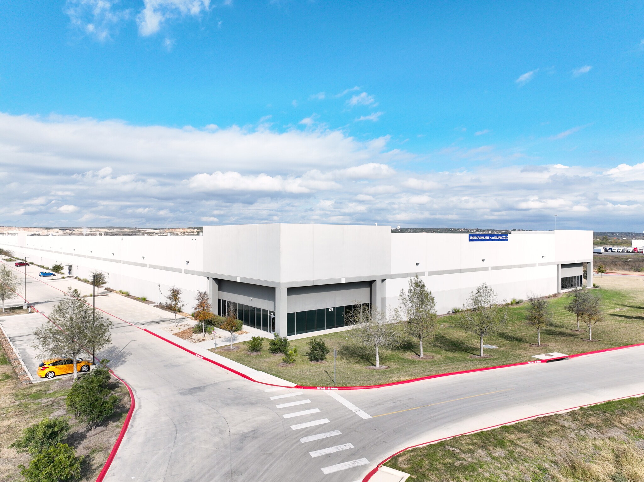175 Southwestern Ave, New Braunfels, TX à louer Photo de l’immeuble– Image 1 sur 8