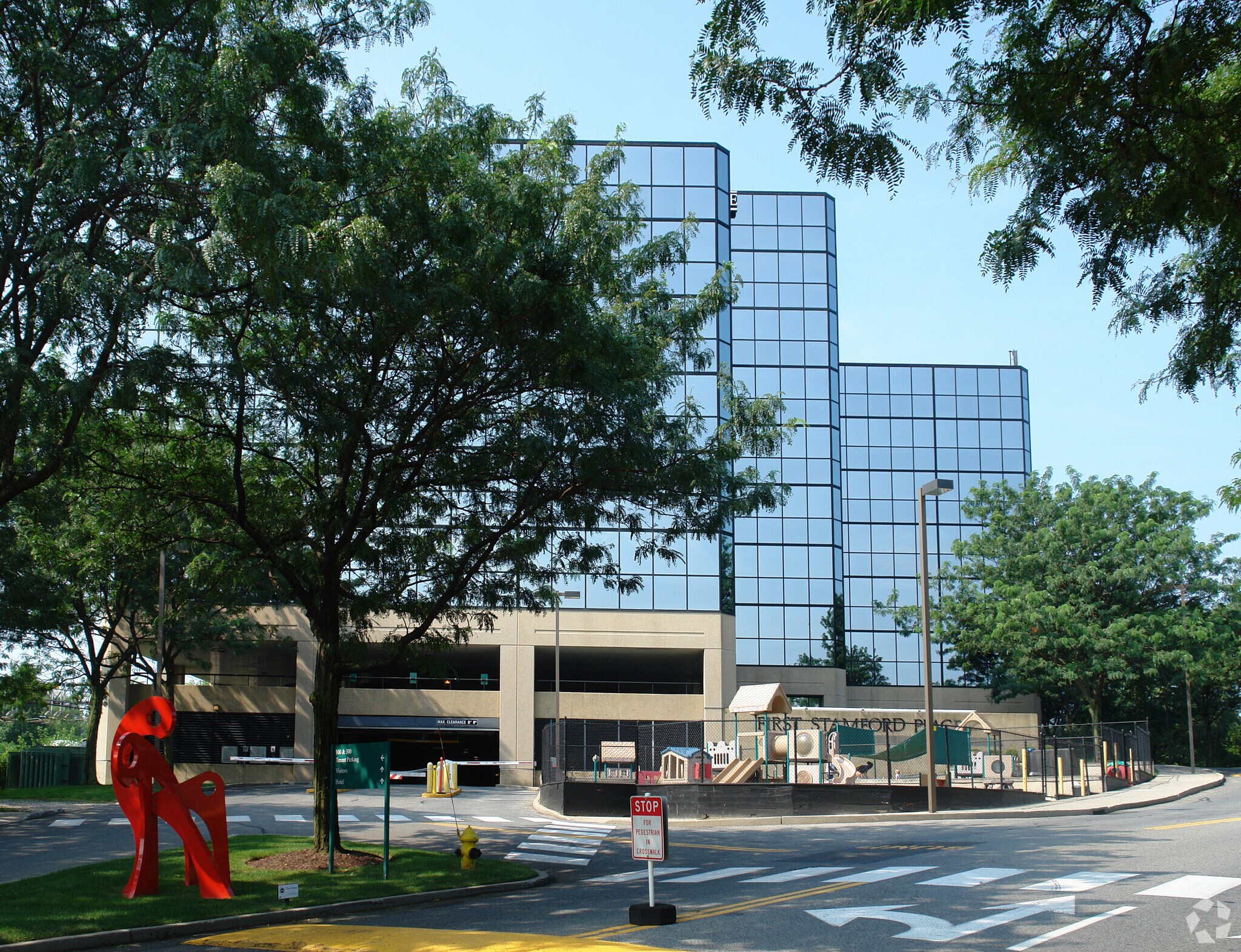 300 First Stamford Pl, Stamford, CT à louer Photo de l’immeuble– Image 1 sur 21