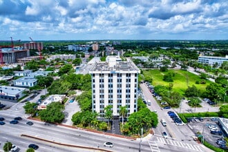 12550 Biscayne Blvd, North Miami, FL - VUE AÉRIENNE  vue de carte - Image1