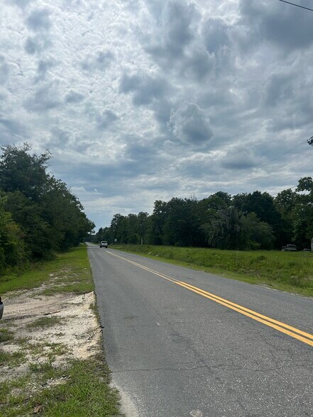 5078 Discovery Dr, Middleburg, FL à vendre - Photo de l’immeuble – Image 2 sur 17