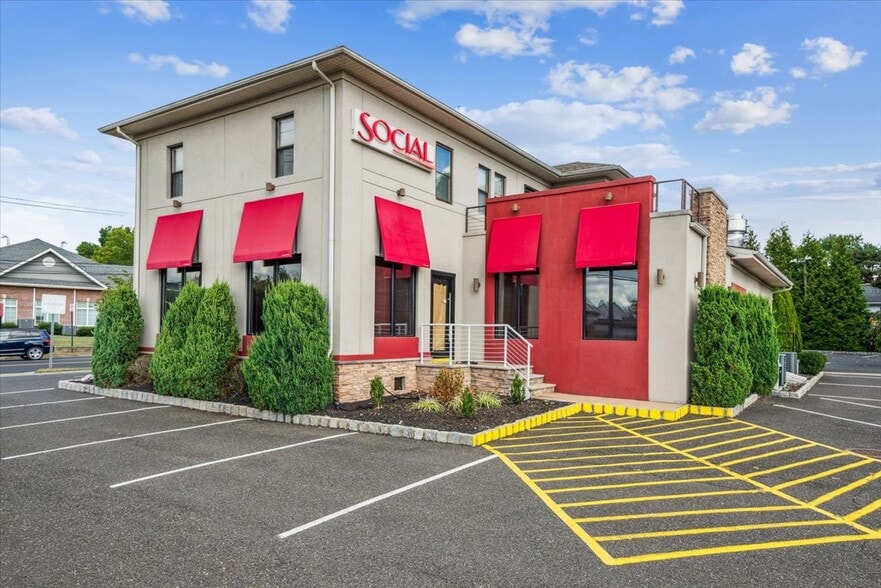 156 N Gaston Ave, Somerville, NJ à vendre - Photo de l’immeuble – Image 2 sur 13