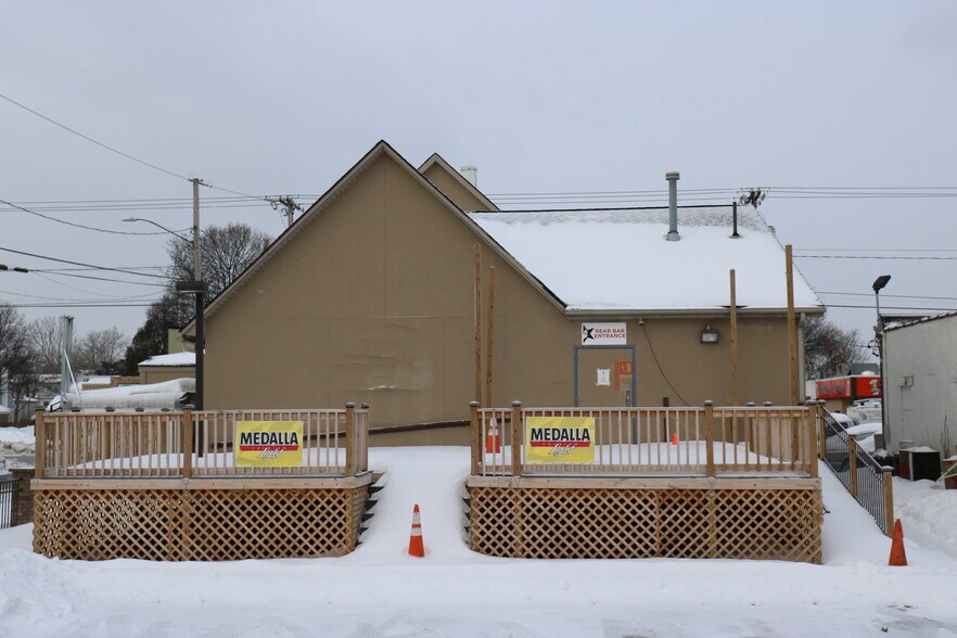 1730 Goodman St, Rochester, NY à vendre - Photo de l’immeuble – Image 2 sur 13