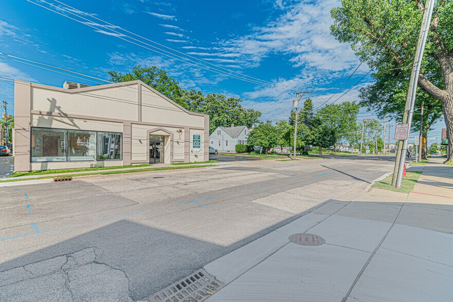 48 S Old Rand Rd, Lake Zurich, IL à louer - Photo de l’immeuble – Image 3 sur 4