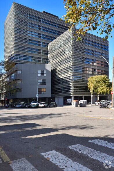 Carrer del Doctor Trueta, 179, Barcelone, Barcelona à louer - Photo de l’immeuble – Image 2 sur 9