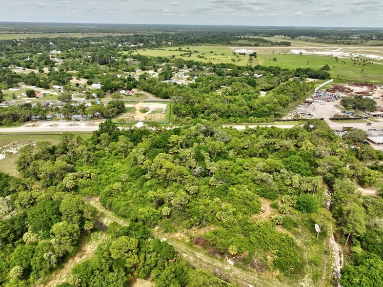 US HWY 98 7.19 Acres portefeuille de 3 biens à vendre sur LoopNet.fr - Photo de l’immeuble – Image 2 sur 10