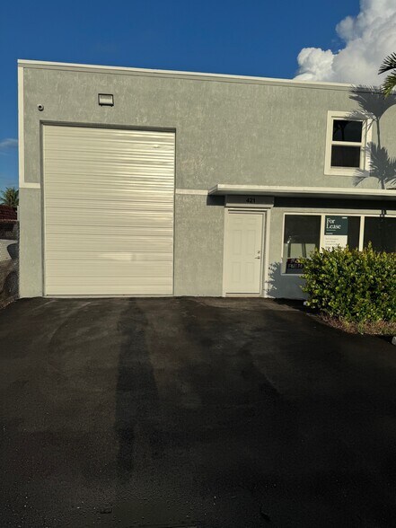 419 S Dixie Hwy E, Pompano Beach, FL à louer - Photo de l’immeuble – Image 2 sur 10
