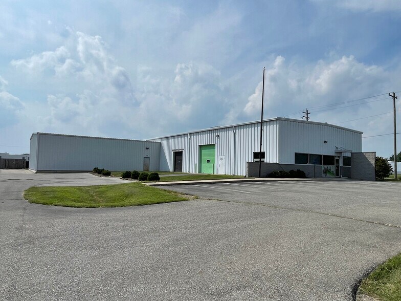 4480 Ray Boll Blvd, Columbus, IN à vendre - Photo de l’immeuble – Image 2 sur 4