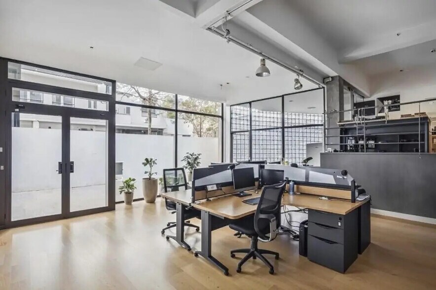 Bureau dans Suresnes à vendre - Photo de l’immeuble – Image 2 sur 12