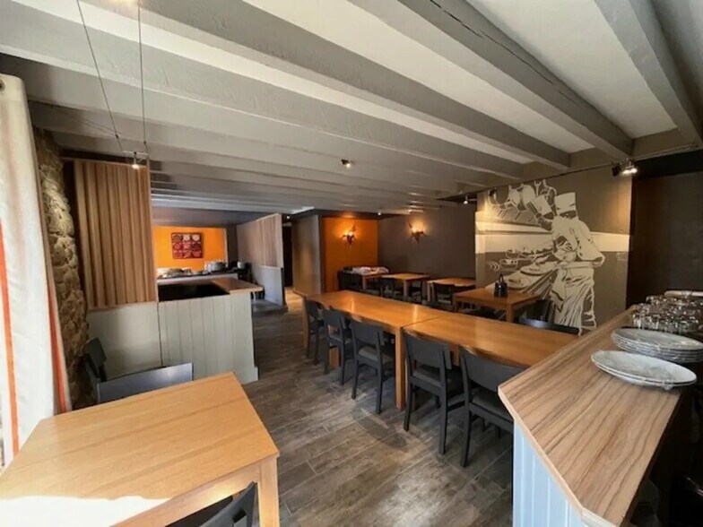 Local commercial dans Vannes à louer - Photo de l’immeuble – Image 3 sur 11