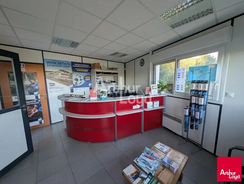 Local d’activités dans Le Rheu à louer - Photo intérieure – Image 2 sur 5