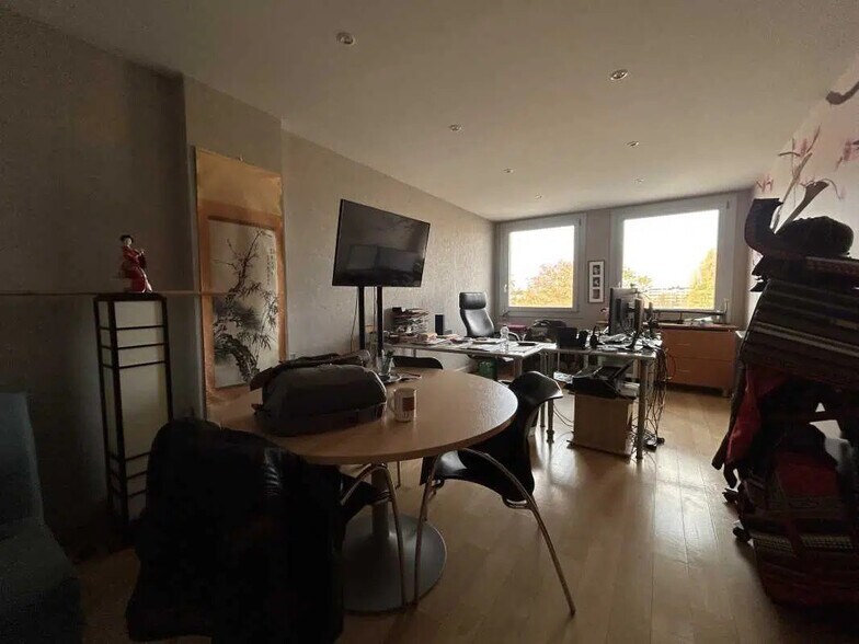 191C Avenue Saint-Exupéry, Bron à vendre - Photo de l’immeuble – Image 2 sur 6
