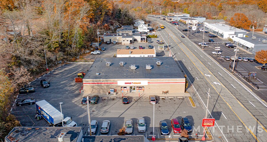 480 Atwood Ave, Cranston, RI à vendre - Photo de l’immeuble – Image 2 sur 3