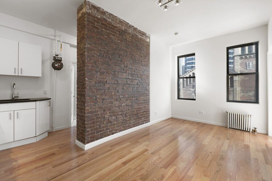 343 E 66th St, New York, NY à vendre - Photo de l’immeuble – Image 3 sur 10