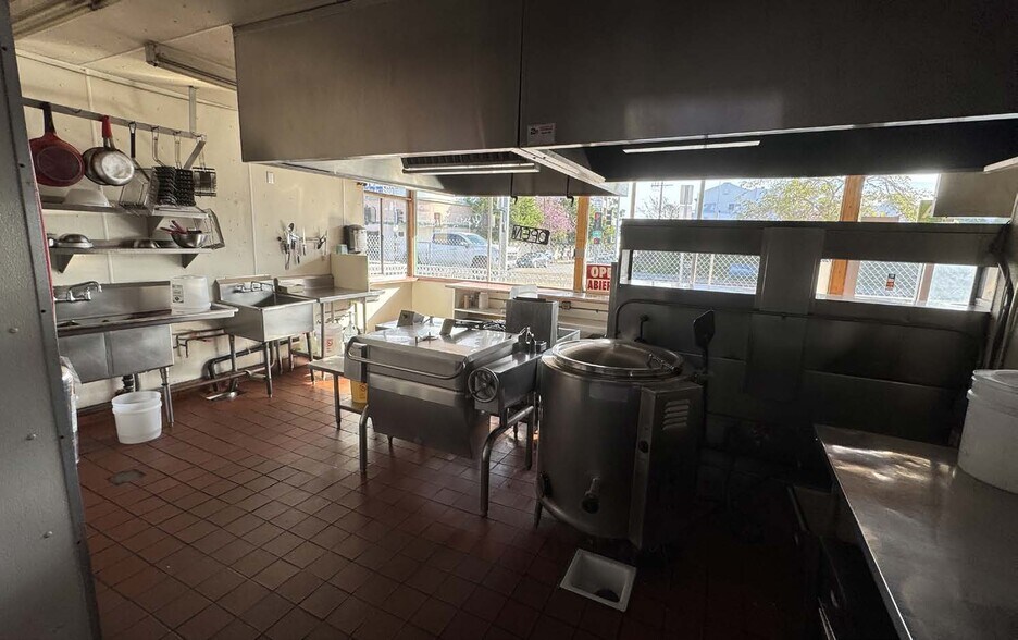 901 S Pacific Ave, San Pedro, CA à vendre - Photo intérieure – Image 3 sur 5