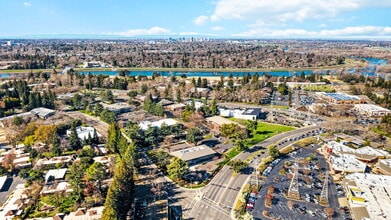 333 University Ave, Sacramento, CA à louer Aérien– Image 1 sur 6