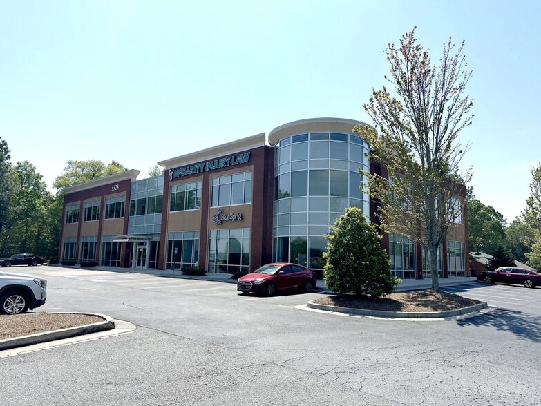 5328 Lanier Islands Pky, Buford, GA à louer - Photo principale – Image 1 sur 13